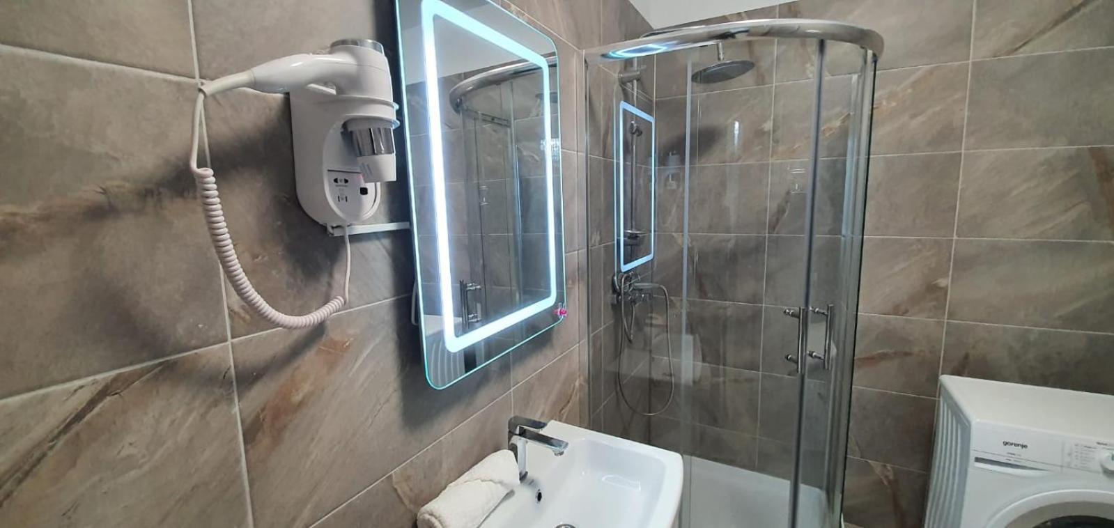 Alezzi Luxury Apartment Spa Resort Piscina Incalzita Sauna Parking Navodari Ngoại thất bức ảnh