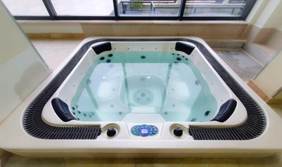 Alezzi Luxury Apartment Spa Resort Piscina Incalzita Sauna Parking Navodari Ngoại thất bức ảnh